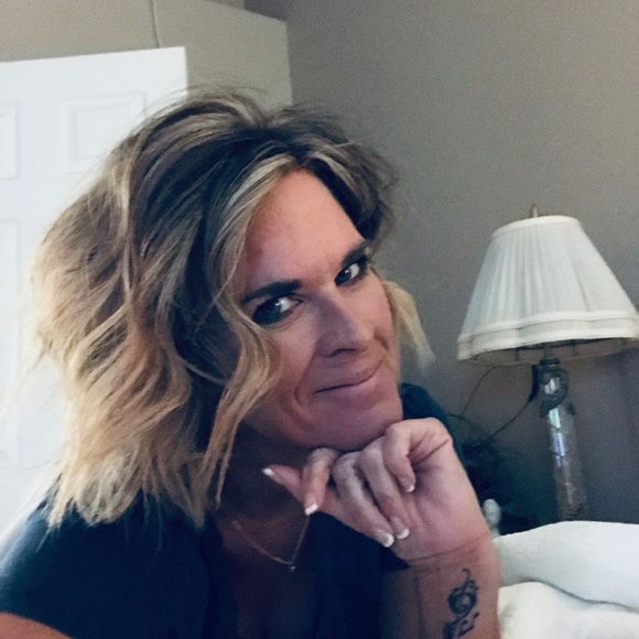 Welcome to my closet! Thank you for looking! - Picture 2 of 16